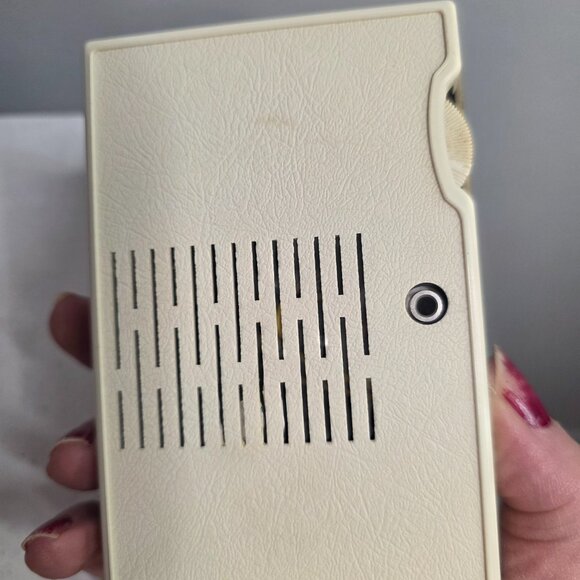 General Electric 10 Transistor Radio With Case WORKS - Picture 4 of 10